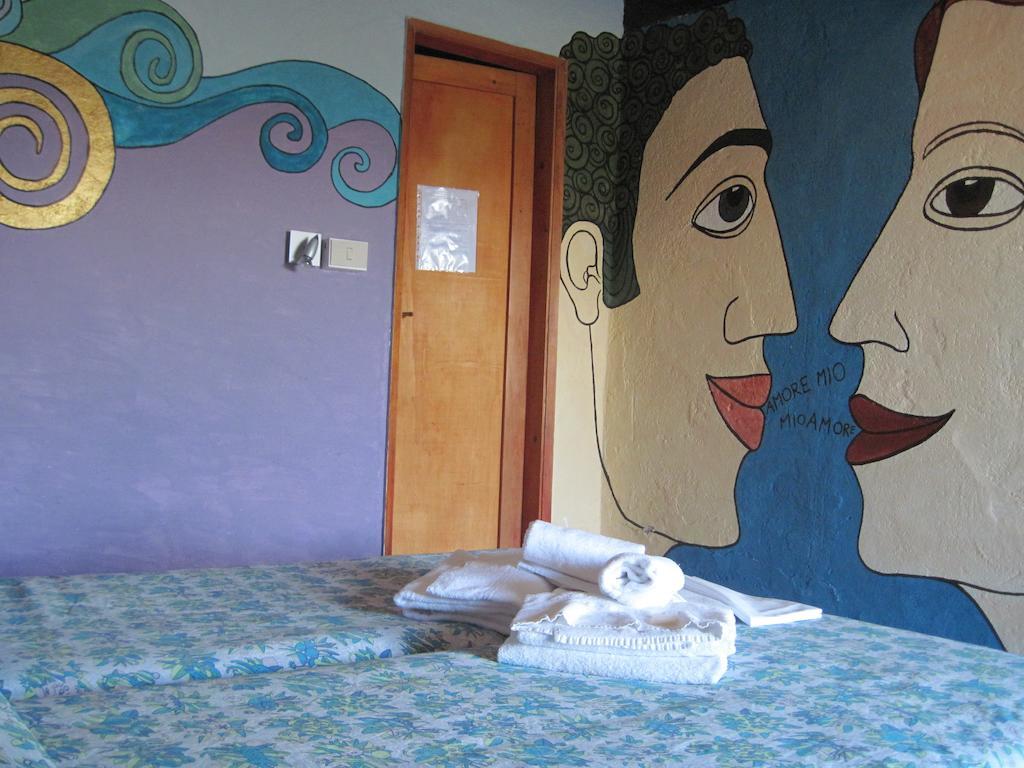 Libera Universita Di Alcatraz Guest House Morleschio Room photo