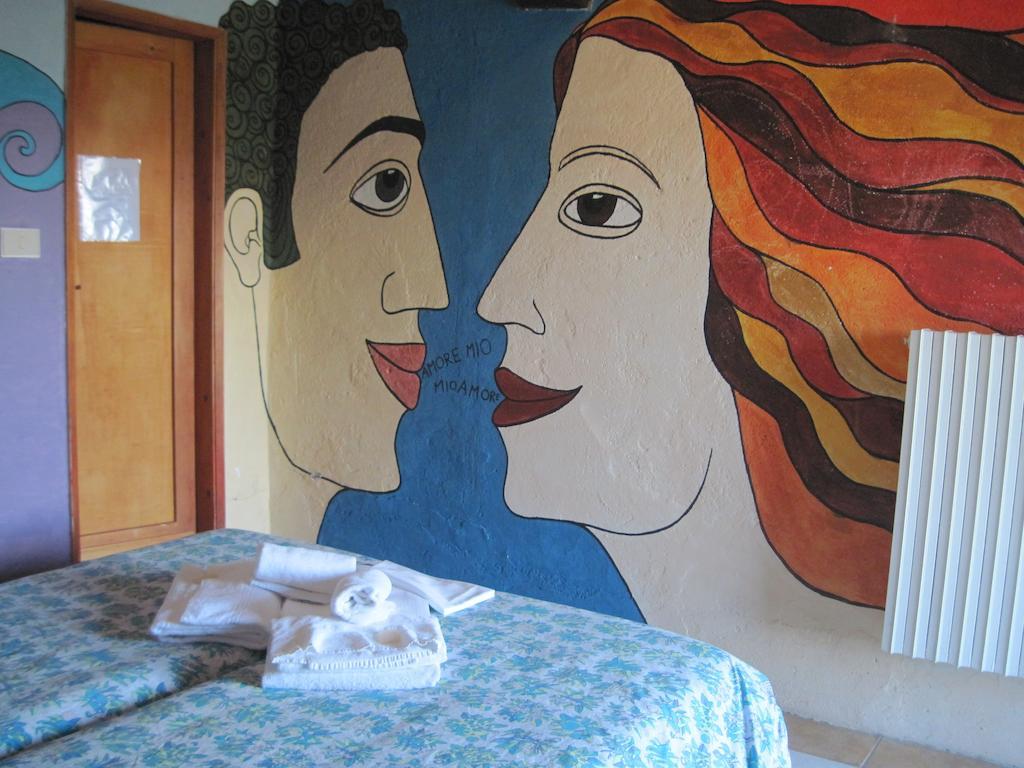 Libera Universita Di Alcatraz Guest House Morleschio Room photo